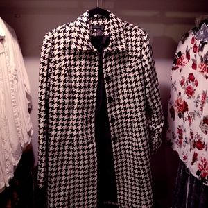 Donna Rae Houndstooth Coat Size 8
